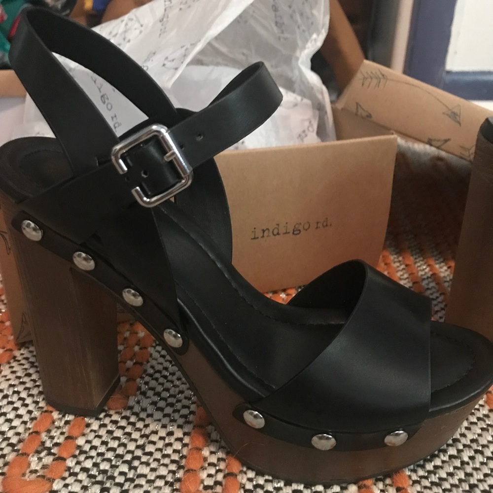 Indigo rd. faux wood platform sandal
